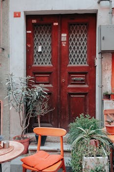 historical-cards-in-hand