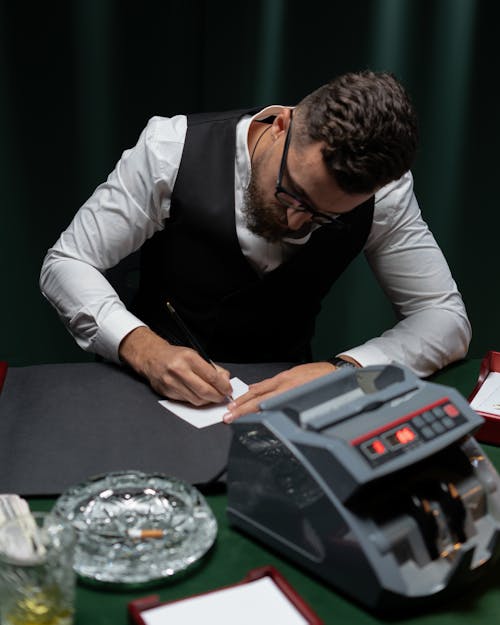 Netticasinot Ilmaista Rahaad: Miten Löytää Ja Hyödyntää Ilmaisia Kasinobonuksia