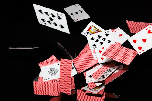 https://images.pexels.com/photos/987654/poker-chip.jpg