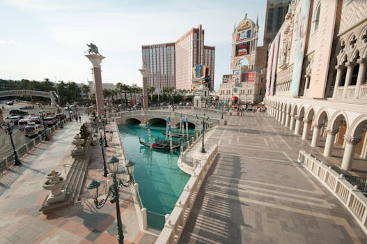 pexels-teen-girl-with-smartphone